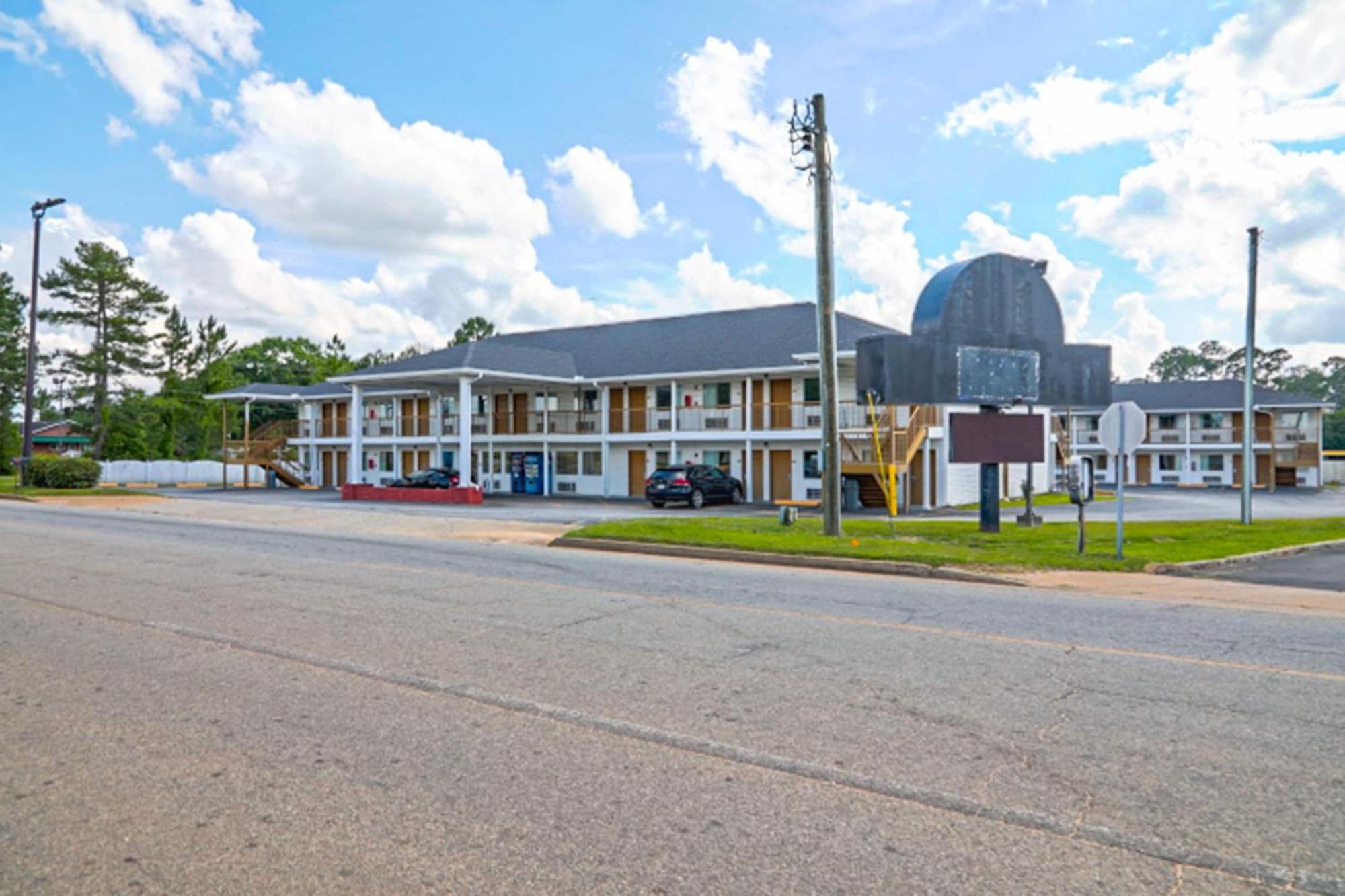 Economy Inn By Oyo Ashburn Buitenkant foto