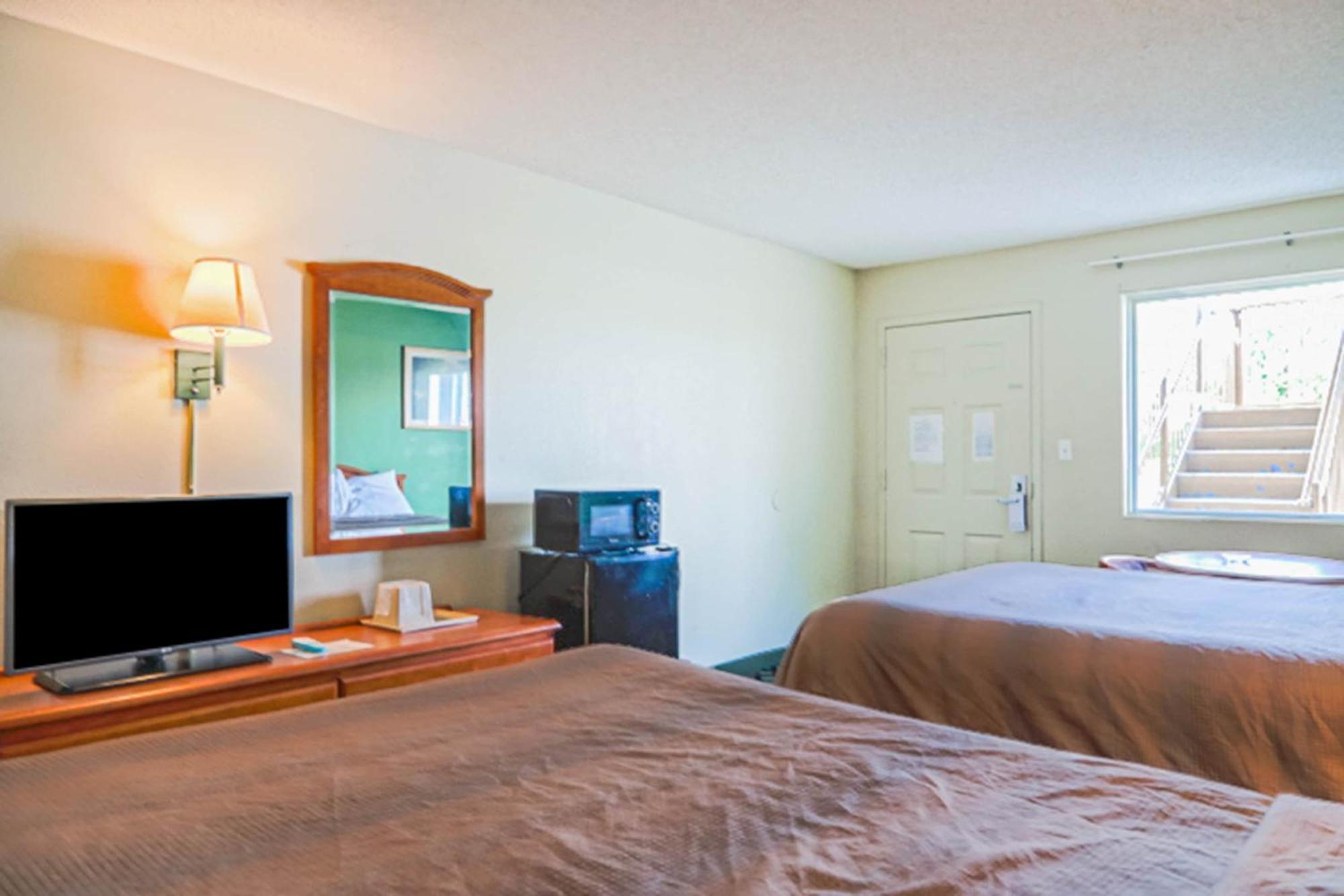 Economy Inn By Oyo Ashburn Buitenkant foto