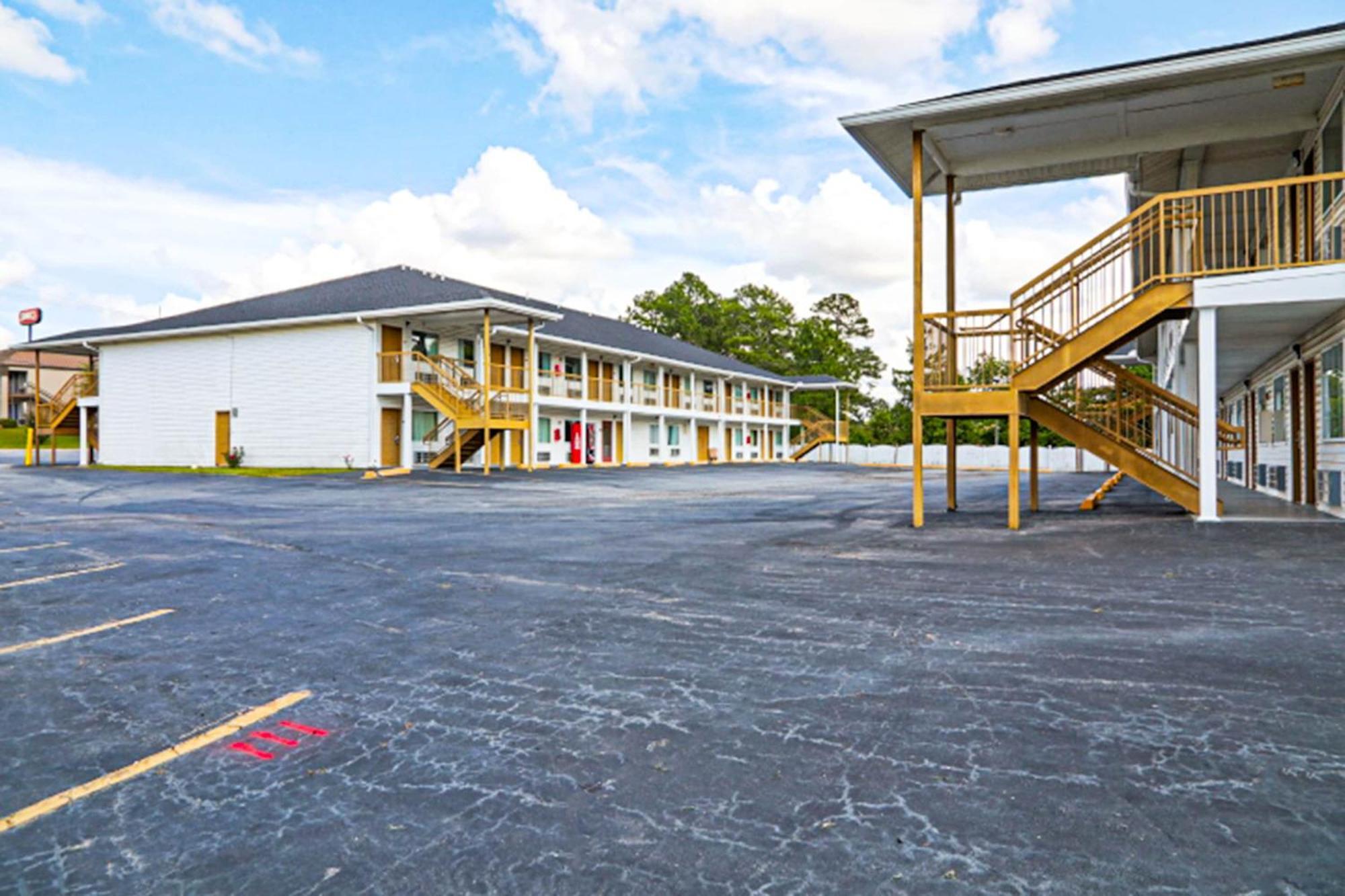 Economy Inn By Oyo Ashburn Buitenkant foto